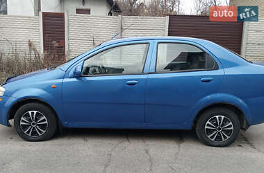 Седан Chevrolet Aveo 2005 в Харькове