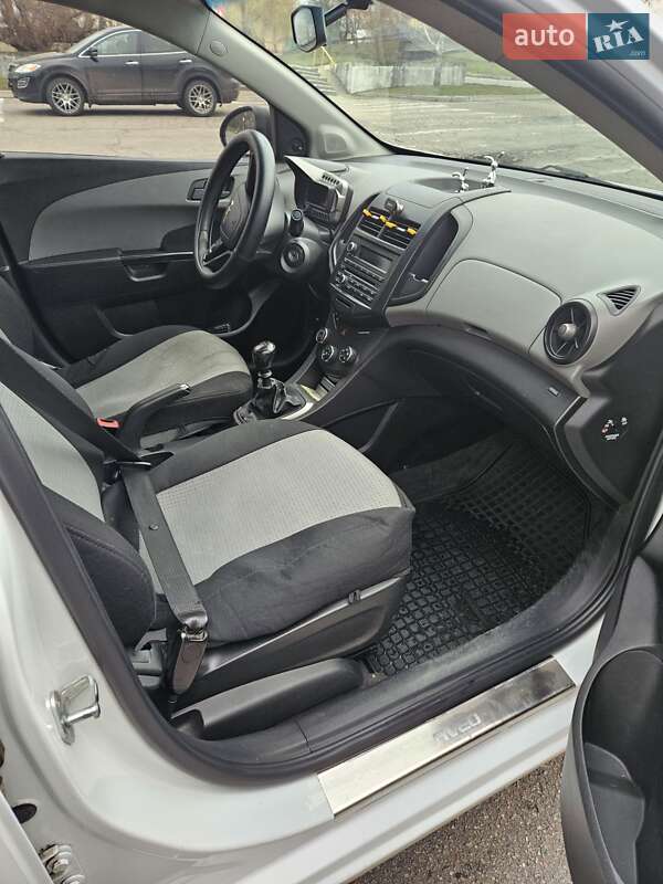 Седан Chevrolet Aveo 2012 в Олександрії