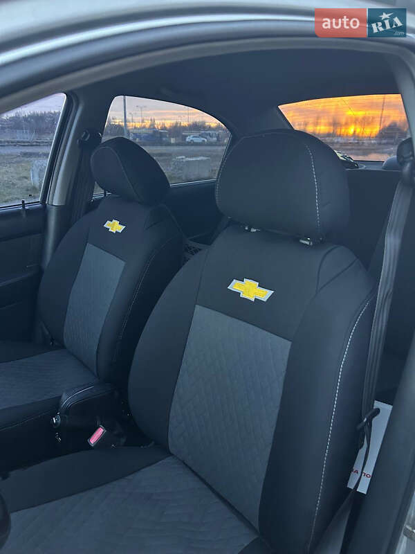 Седан Chevrolet Aveo 2008 в Львове