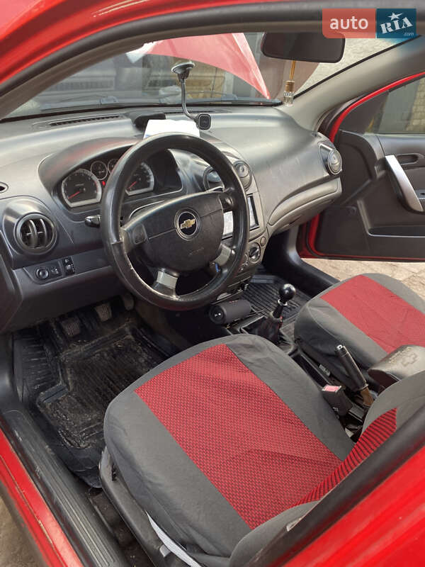 Седан Chevrolet Aveo 2006 в Кривому Розі