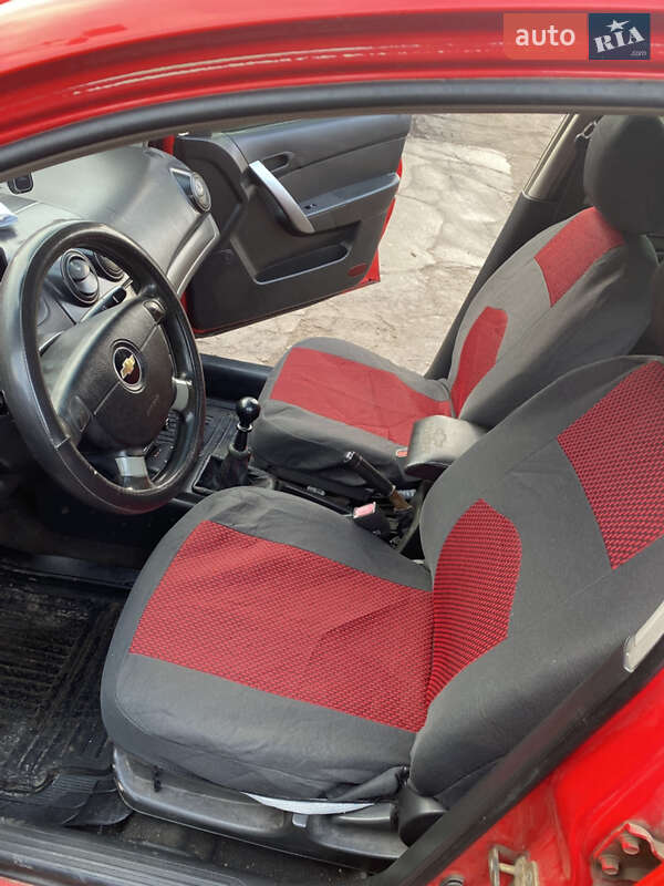 Седан Chevrolet Aveo 2006 в Кривому Розі