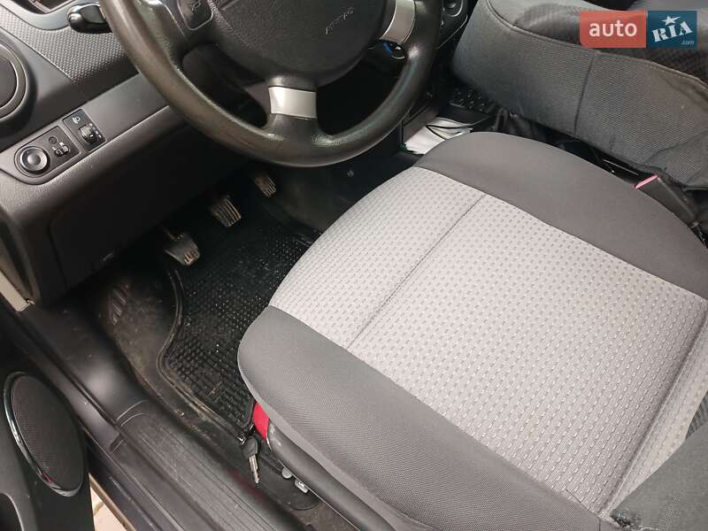 Хэтчбек Chevrolet Aveo 2008 в Ивано-Франковске