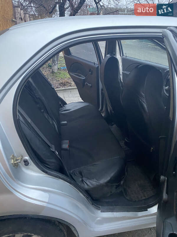 Седан Chevrolet Aveo 2005 в Днепре