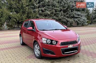 Хэтчбек Chevrolet Aveo 2011 в 