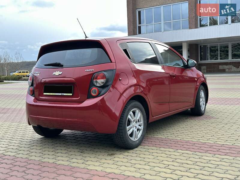Хэтчбек Chevrolet Aveo 2011 в Корсуне-Шевченковском