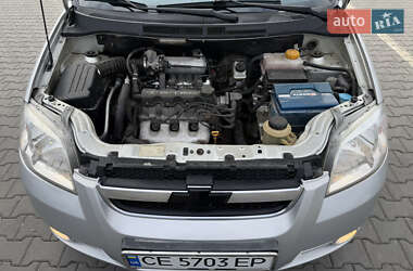 Седан Chevrolet Aveo 2008 в Черновцах