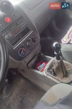 Седан Chevrolet Aveo 2004 в 