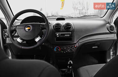 Седан Chevrolet Aveo 2011 в Дніпрі