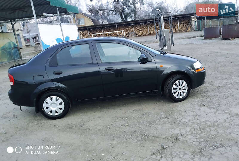 Седан Chevrolet Aveo 2005 в Ровно