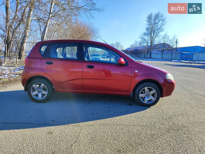 Хетчбек Chevrolet Aveo 2006 в Дніпрі