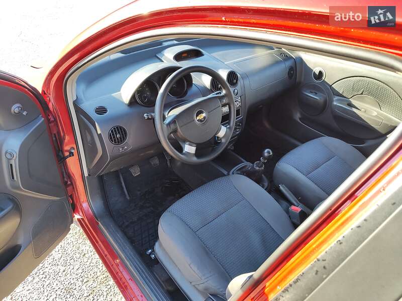 Хетчбек Chevrolet Aveo 2006 в Дніпрі