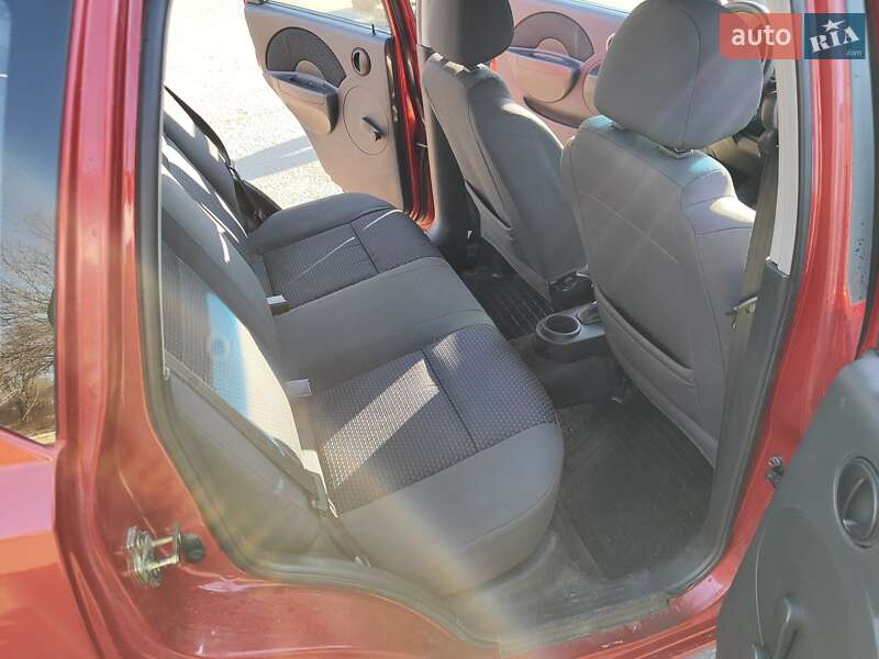 Хетчбек Chevrolet Aveo 2006 в Дніпрі