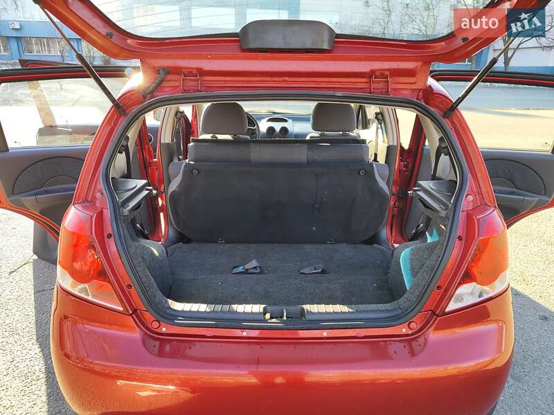 Хетчбек Chevrolet Aveo 2006 в Дніпрі