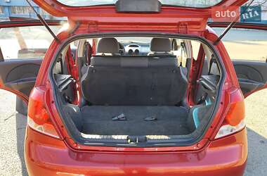 Хэтчбек Chevrolet Aveo 2006 в 