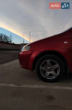 Хэтчбек Chevrolet Aveo 2006 в 