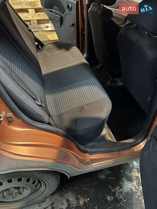Седан Chevrolet Aveo 2006 в Дружковке