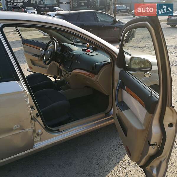 Седан Chevrolet Aveo 2008 в Киеве