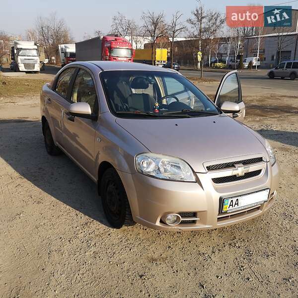 Седан Chevrolet Aveo 2008 в Киеве