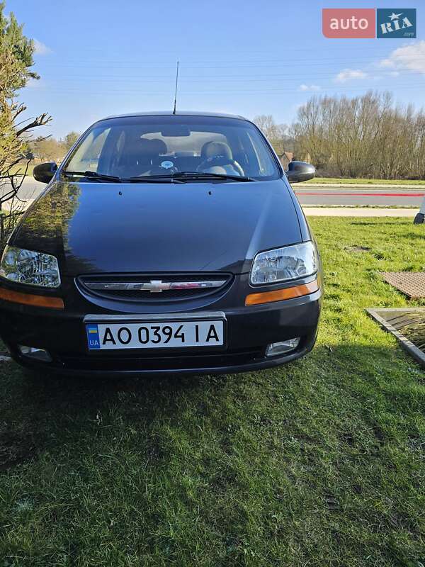 Седан Chevrolet Aveo 2005 в Ужгороде