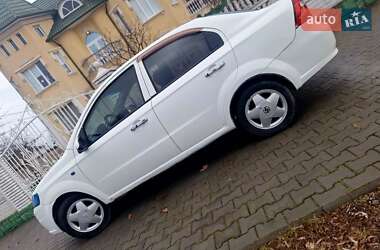 Седан Chevrolet Aveo 2007 в Черновцах