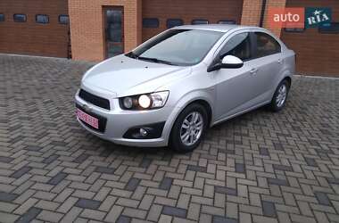 Седан Chevrolet Aveo 2012 в Ровно