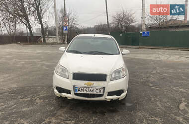 Хэтчбек Chevrolet Aveo 2010 в Житомире