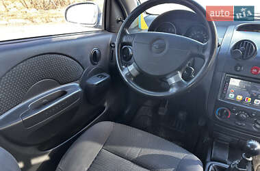 Хэтчбек Chevrolet Aveo 2006 в 