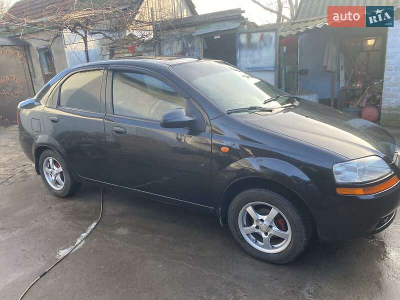 Седан Chevrolet Aveo 2004 в 