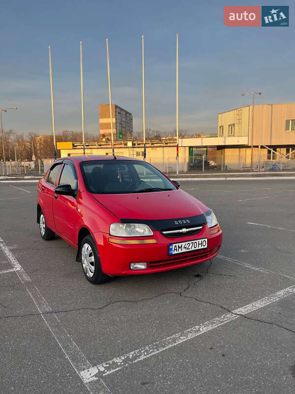 Седан Chevrolet Aveo 2005 в Киеве