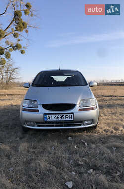 Хэтчбек Chevrolet Aveo 2005 в 