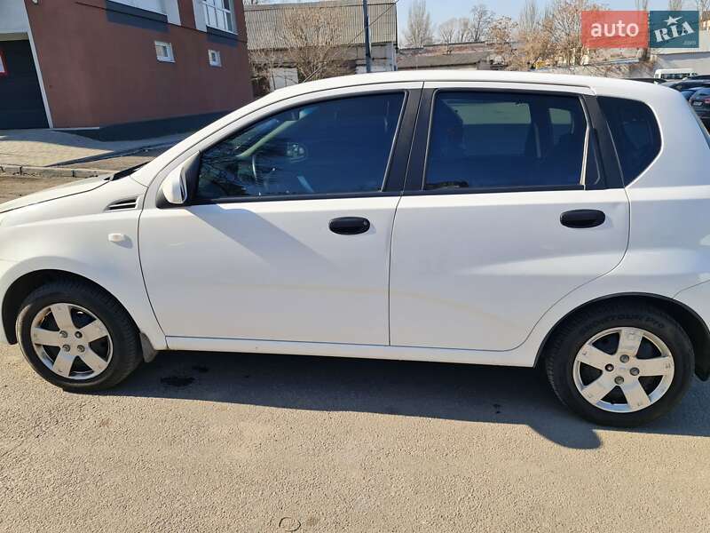 Хэтчбек Chevrolet Aveo 2008 в Днепре