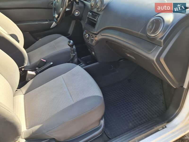 Хэтчбек Chevrolet Aveo 2008 в Днепре