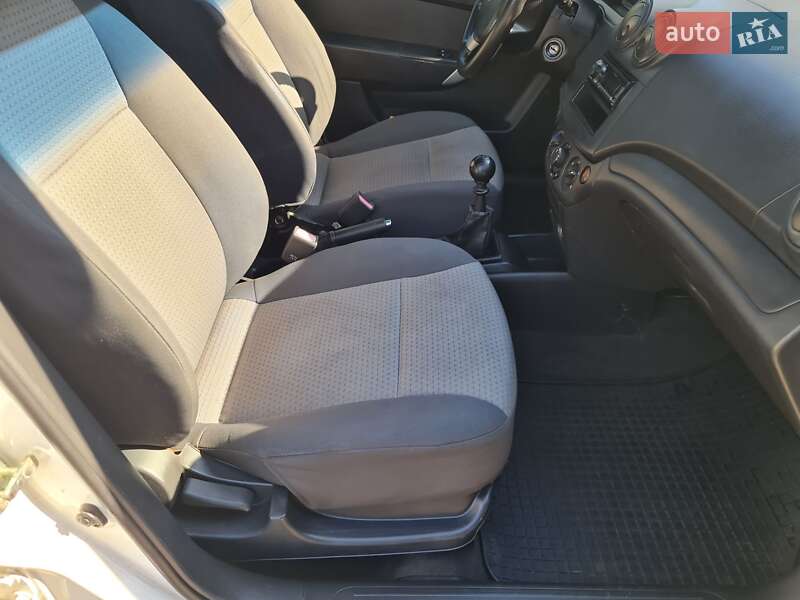 Хэтчбек Chevrolet Aveo 2008 в Днепре