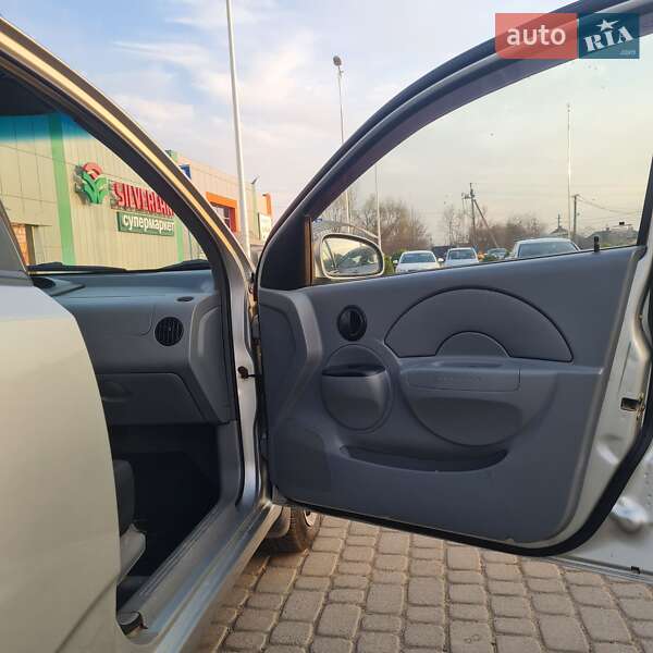 Хетчбек Chevrolet Aveo 2005 в Береговому