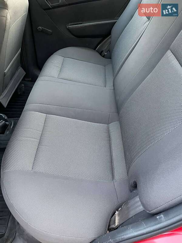 Седан Chevrolet Aveo 2008 в Прилуках