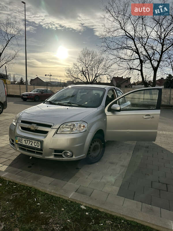 Седан Chevrolet Aveo 2008 в Днепре