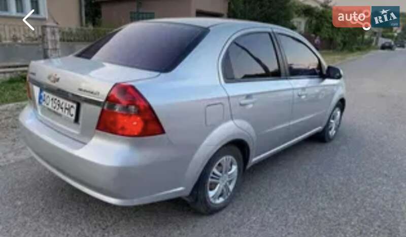 Седан Chevrolet Aveo 2007 в Рахові