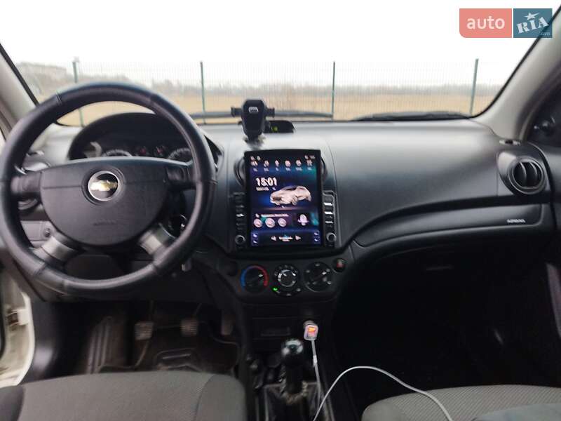 Седан Chevrolet Aveo 2009 в Новомосковске