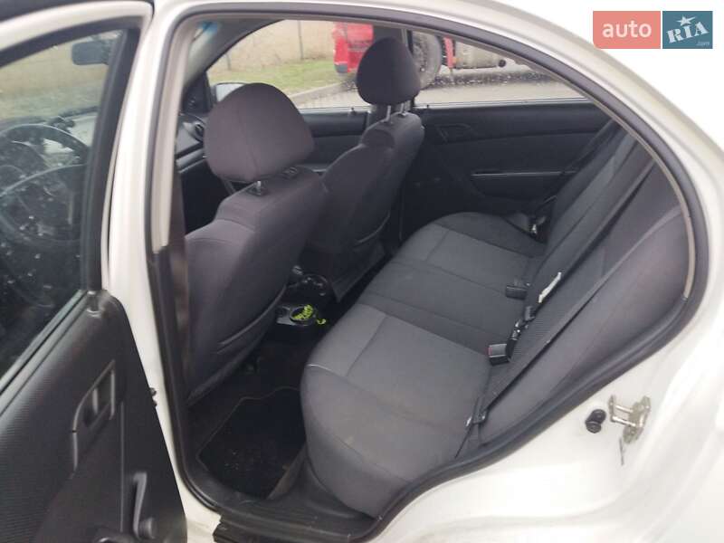 Седан Chevrolet Aveo 2009 в Новомосковске