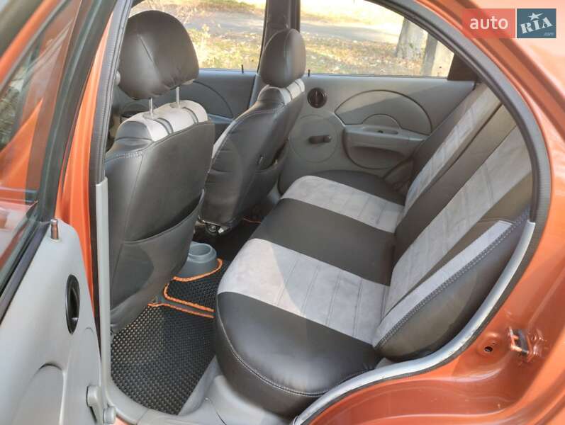 Седан Chevrolet Aveo 2005 в Києві