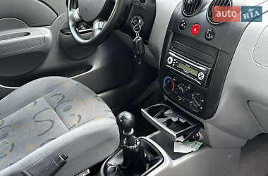Седан Chevrolet Aveo 2005 в 