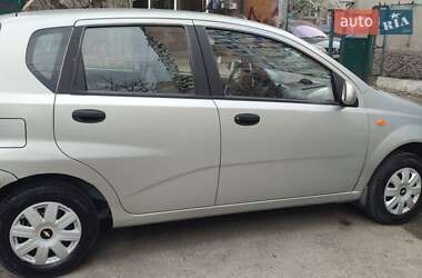 Хэтчбек Chevrolet Aveo 2005 в 