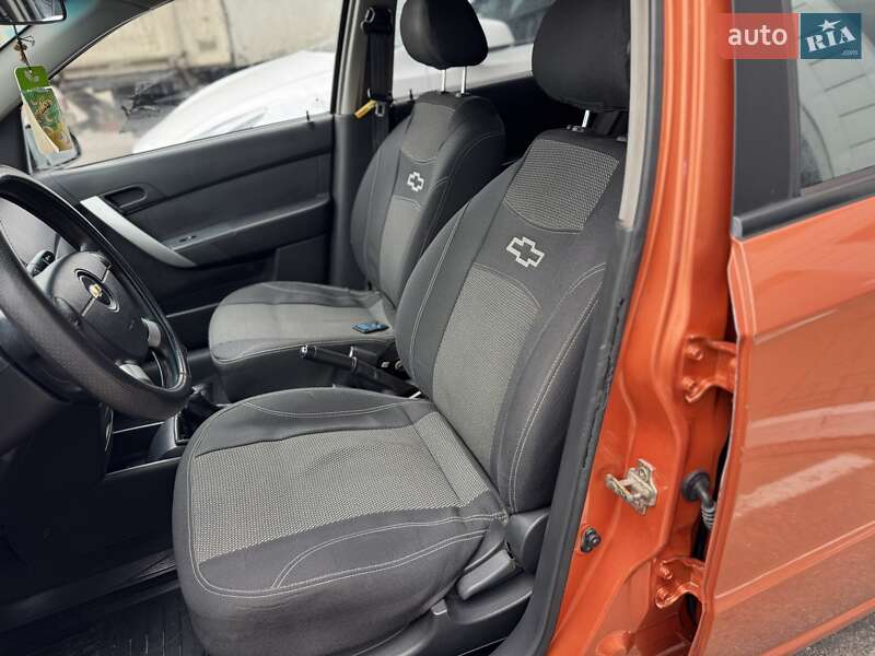Седан Chevrolet Aveo 2006 в Кременчуці