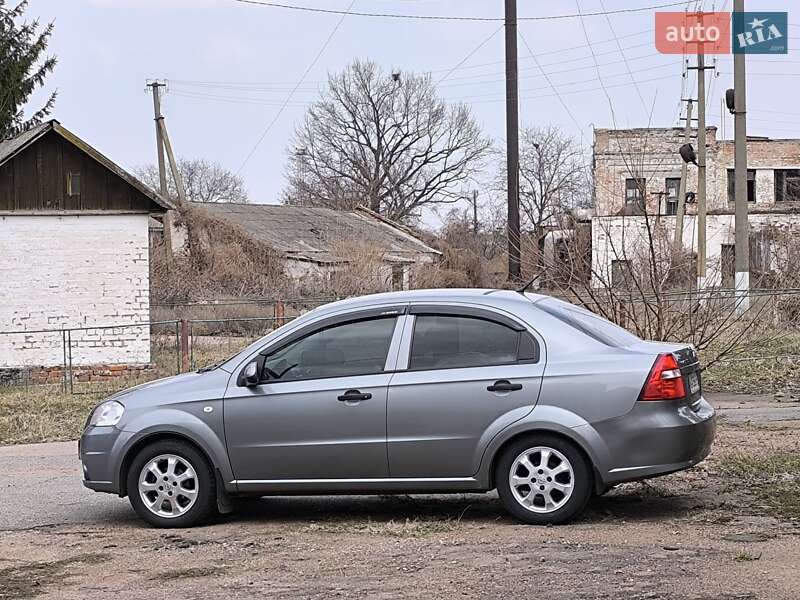 Седан Chevrolet Aveo 2011 в 