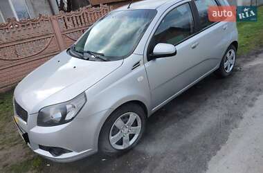 Хетчбек Chevrolet Aveo 2012 в 