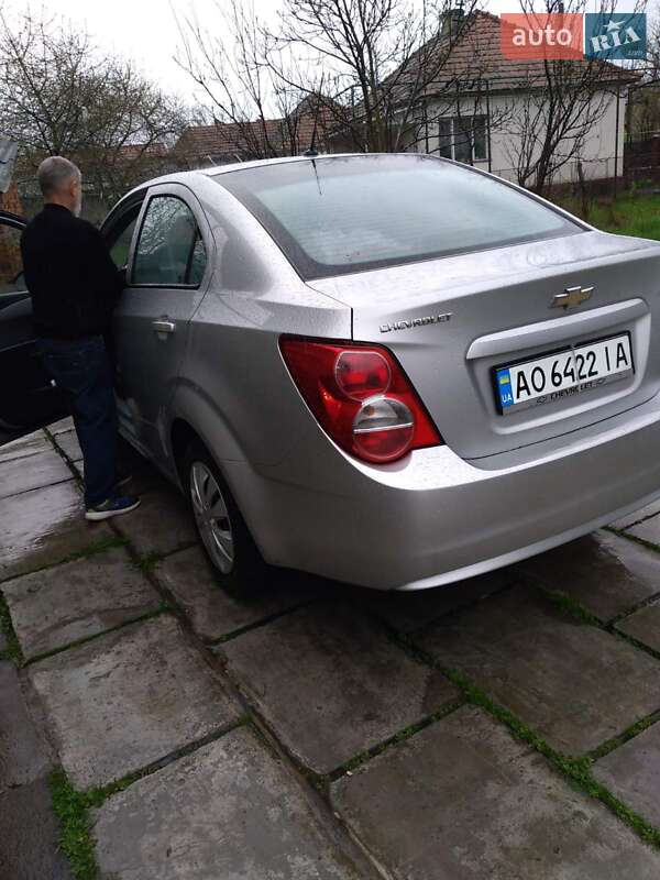 Седан Chevrolet Aveo 2012 в Иршаве