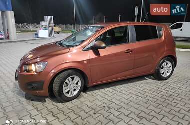 Хэтчбек Chevrolet Aveo 2011 в 