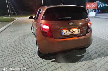 Хэтчбек Chevrolet Aveo 2011 в 