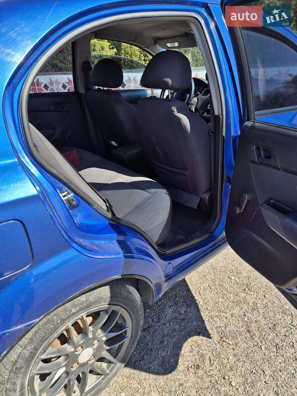 Седан Chevrolet Aveo 2006 в Андрушевке