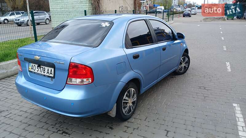 Седан Chevrolet Aveo 2005 в Дніпрі